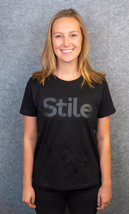 Black women's Stile Tee